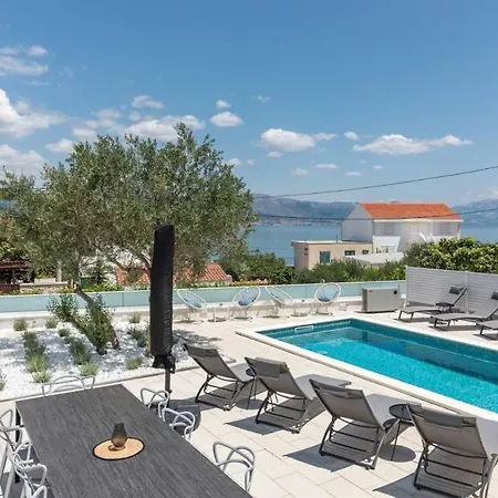 Appartement In Arbanija With Sea View, Terrace, Air Conditioning, Wifi 5139-3 Trogir