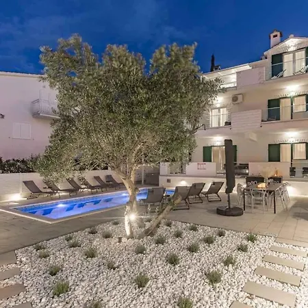 アパート In Arbanija With Sea View, Terrace, Air Conditioning, Wifi 5139-3